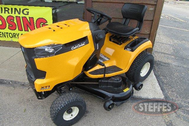  Cub Cadet XT1 LT50_0.jpg